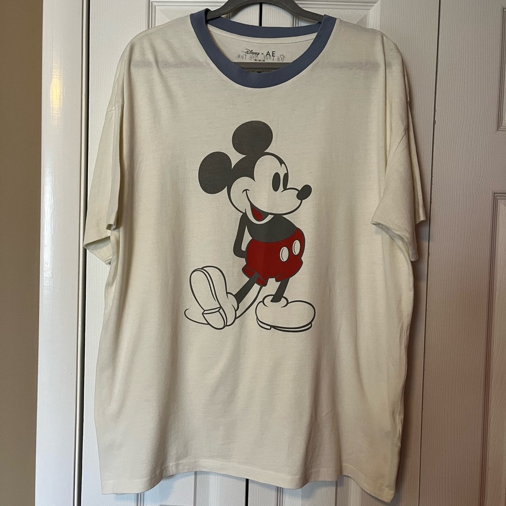 American Eagle Disney Mickey short sleeve shirt